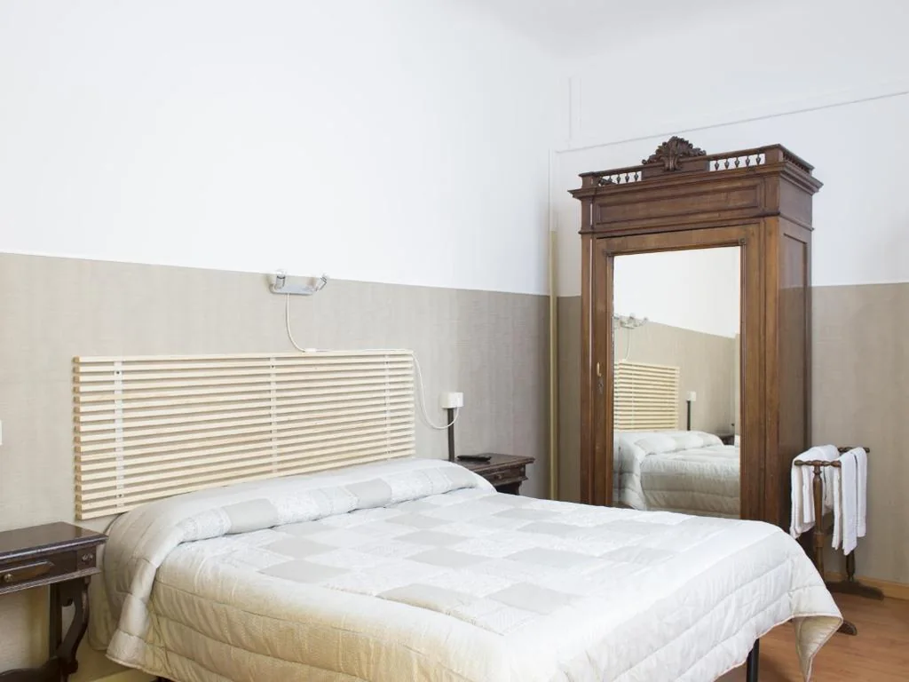 Triple Room with Private Bathroom — Loggia Fiorentina