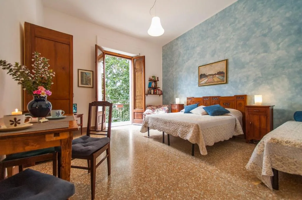 Camera Tripla con Balcone — B&B La Coperta Ricamata