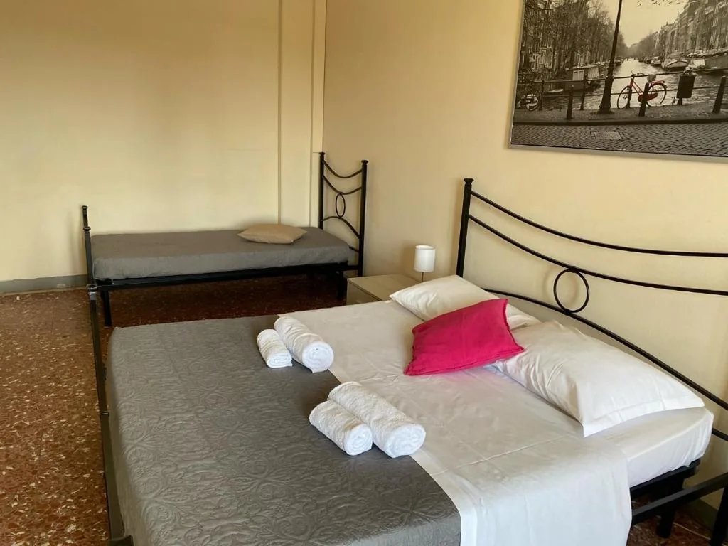 Triple Room with Balcony, Shared Bathroom and River View — You & Me