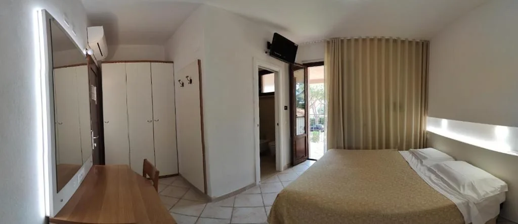Camera Tripla con Balcone — Hotel Boschetto
