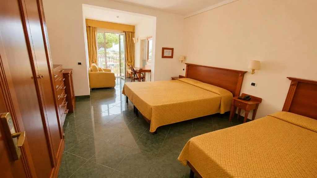Triple Room with Balcony — Hotel Residence Villa Marzia