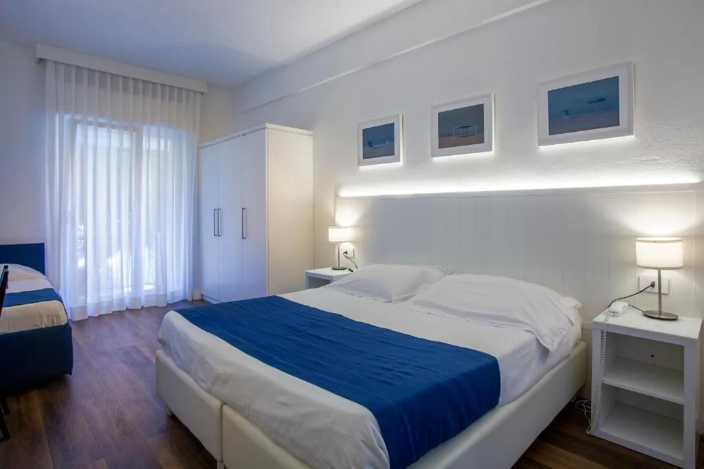 Triple Room with Balcony — Hotel Tarabella