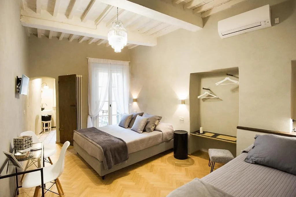 Camera Tripla con Balcone — Il Piccolo Cavour Charming House B&B