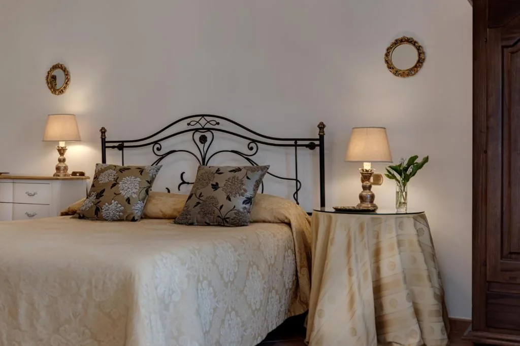 Triple Room with Garden View — Villa Del Papa