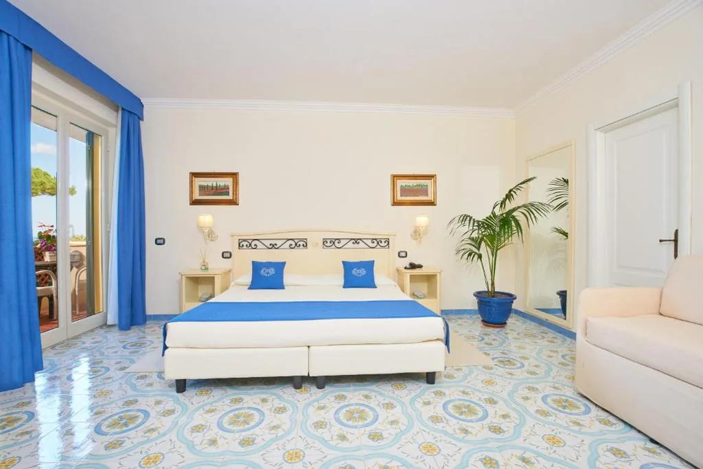 Triple Room with Sea View — Hotel Biodola