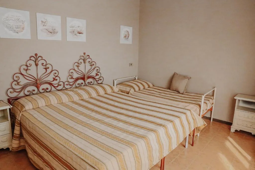 Triple Room with Sea View — Lampada di Aladino