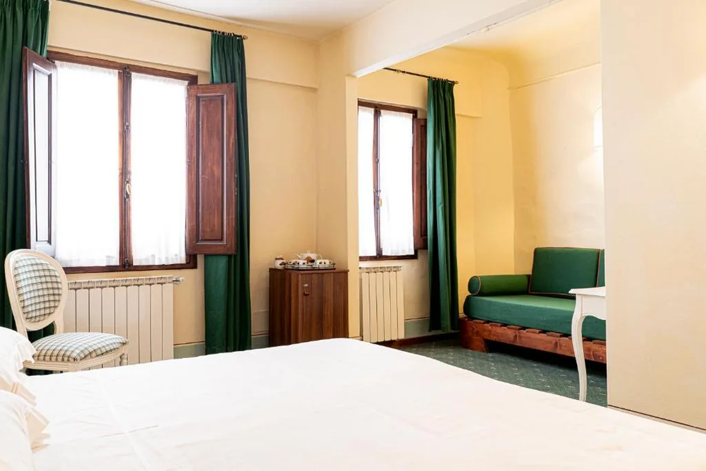 Camera Tripla Deluxe — Casa Uffizi XIII Century Tower House Boutique Hotel