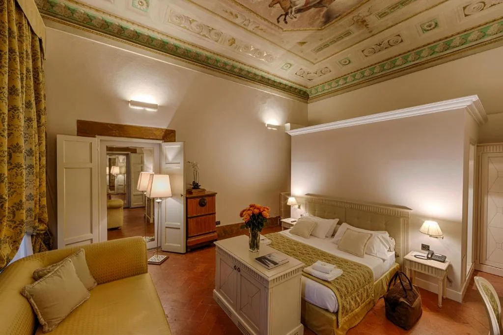 Deluxe Triple Room — Palazzo Guicciardini