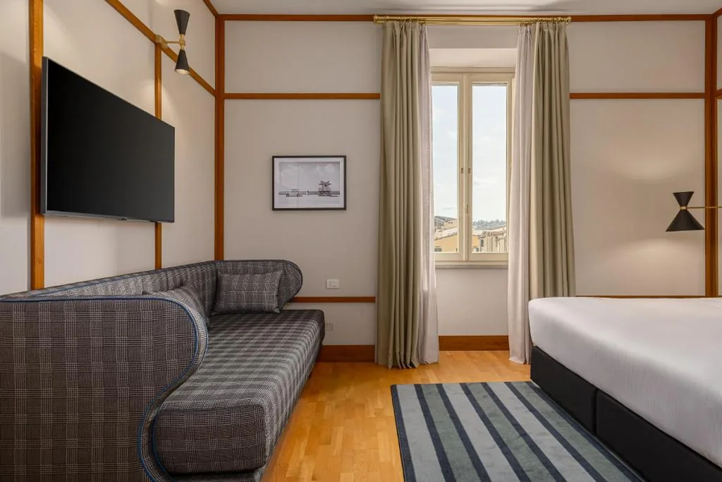 Deluxe Triple Room — Room Mate Luca, Florence