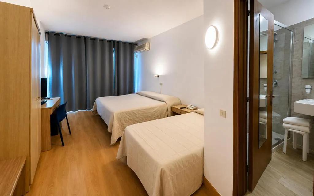 Camera Tripla Economy — Hotel Anna Siena Nord