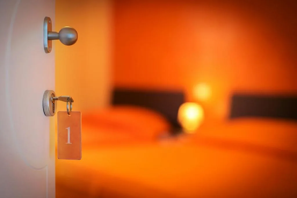Triple Room — ELEROOM