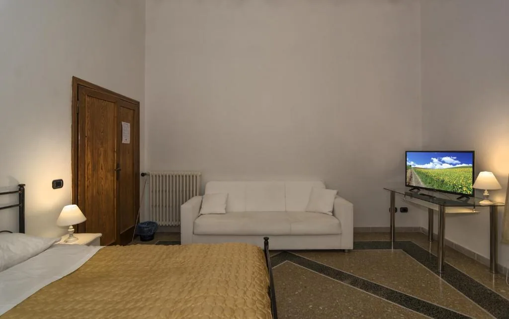 Camera Tripla — Holiday Pisa Gare