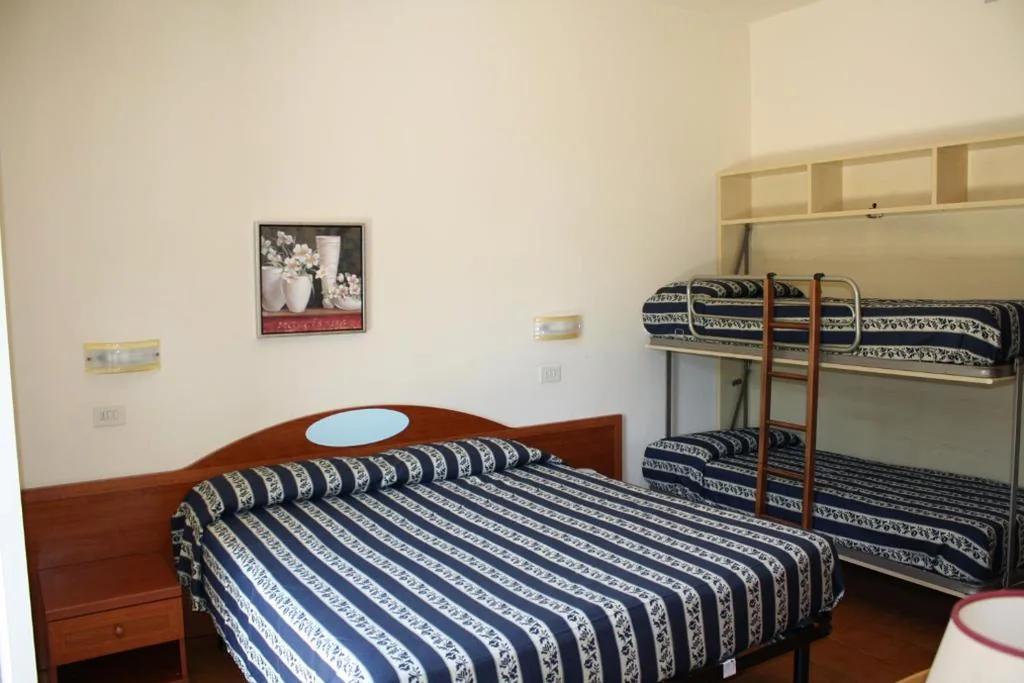 Camera Tripla — Hotel Apuana