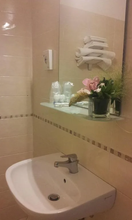 Triple Room — Hotel Astor