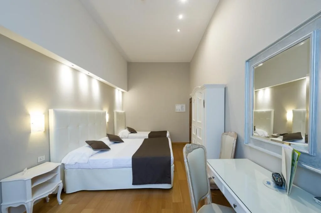 Triple Room — Hotel Cosimo de’ Medici