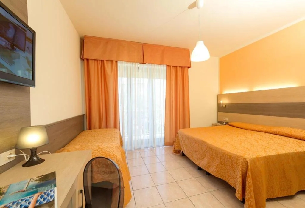 Camera Tripla — Hotel Dei Tigli