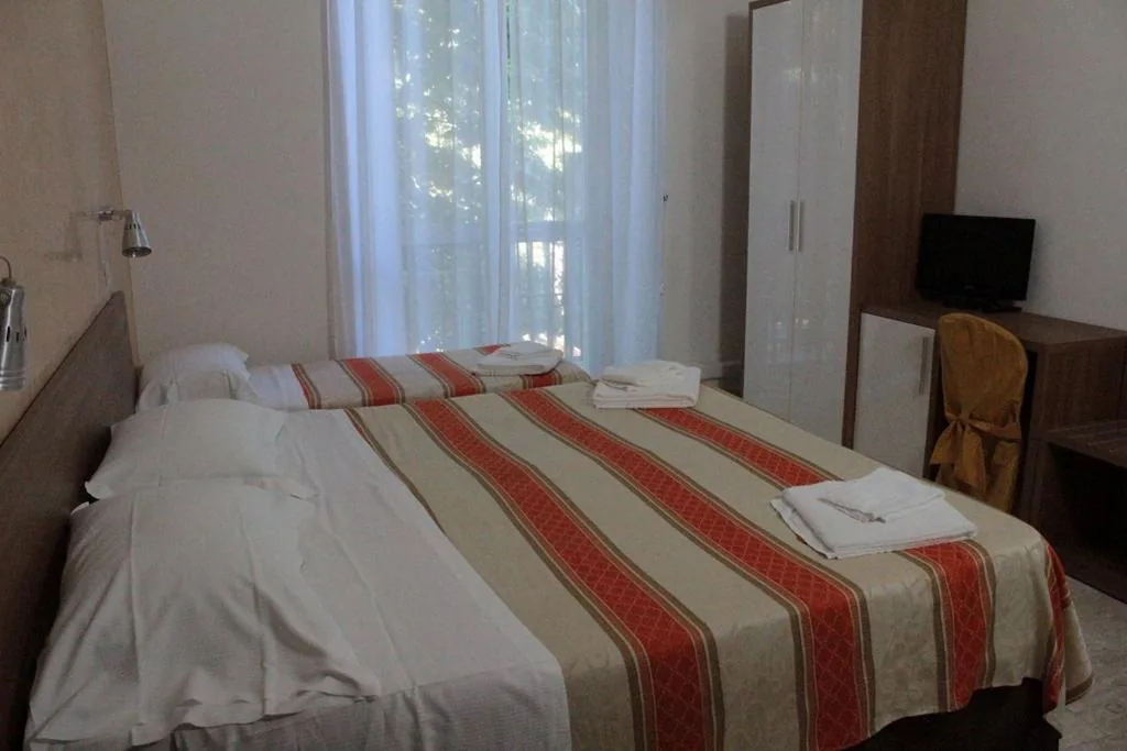Camera Tripla — Hotel Derna