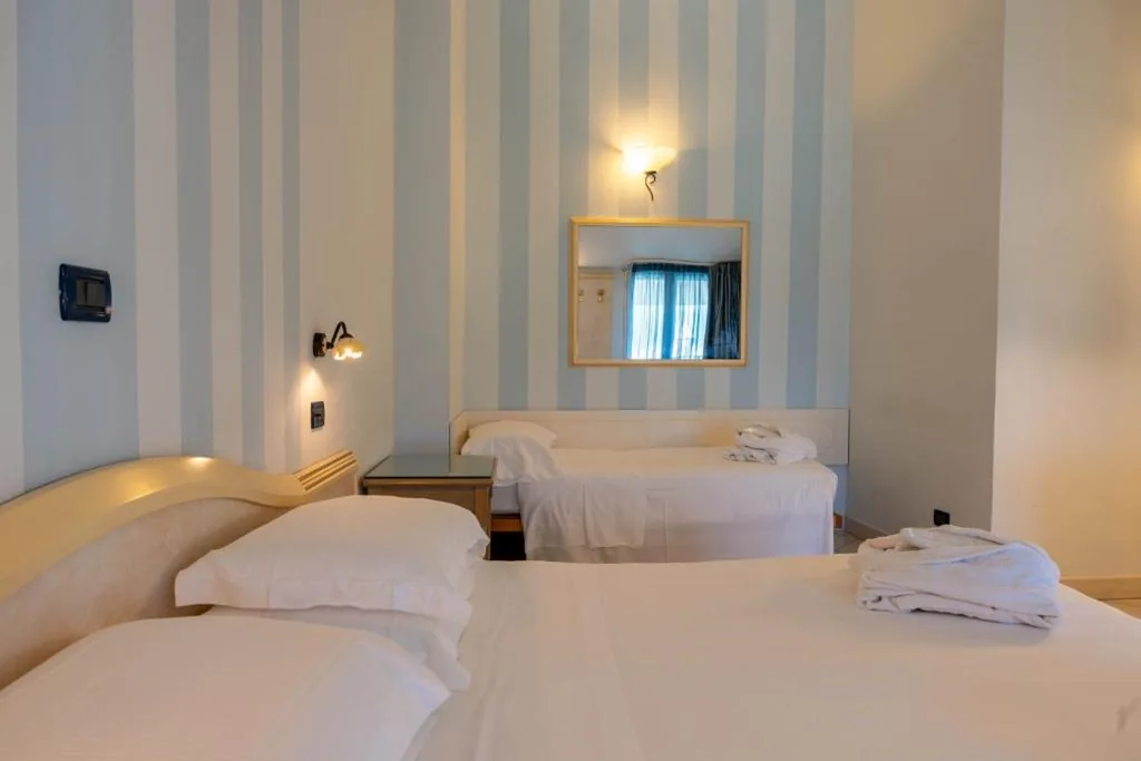 Camera Tripla — Hotel London