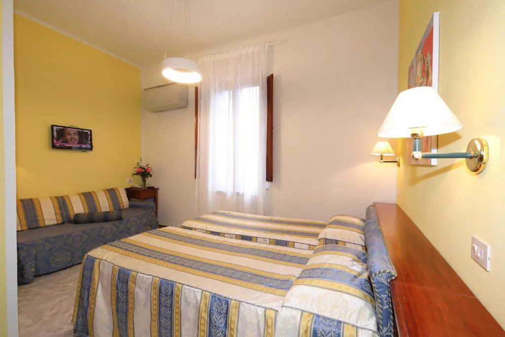 Camera Tripla — Hotel Moderno