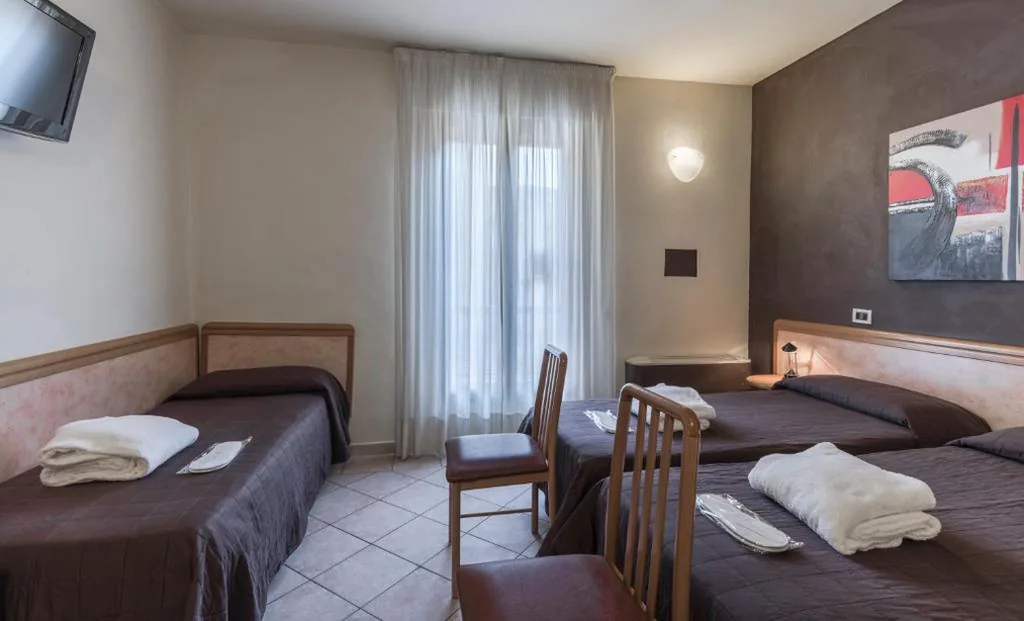 Triple Room — Hotel Montebello