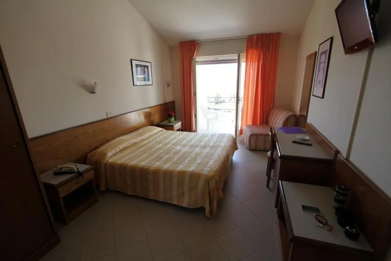 Camera Tripla — Hotel Montecarlo