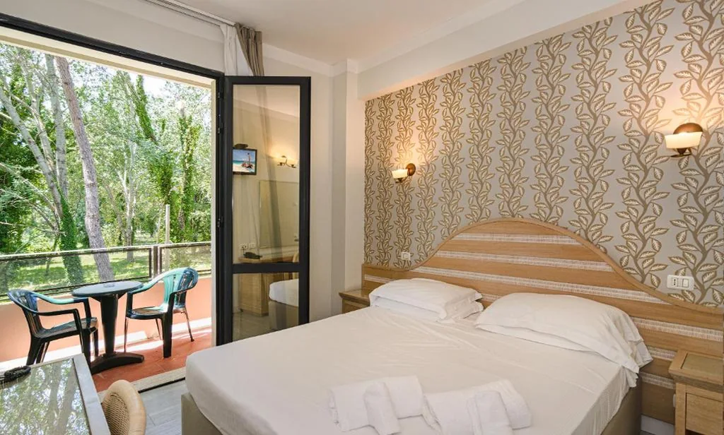 Camera Tripla — Hotel Nedy