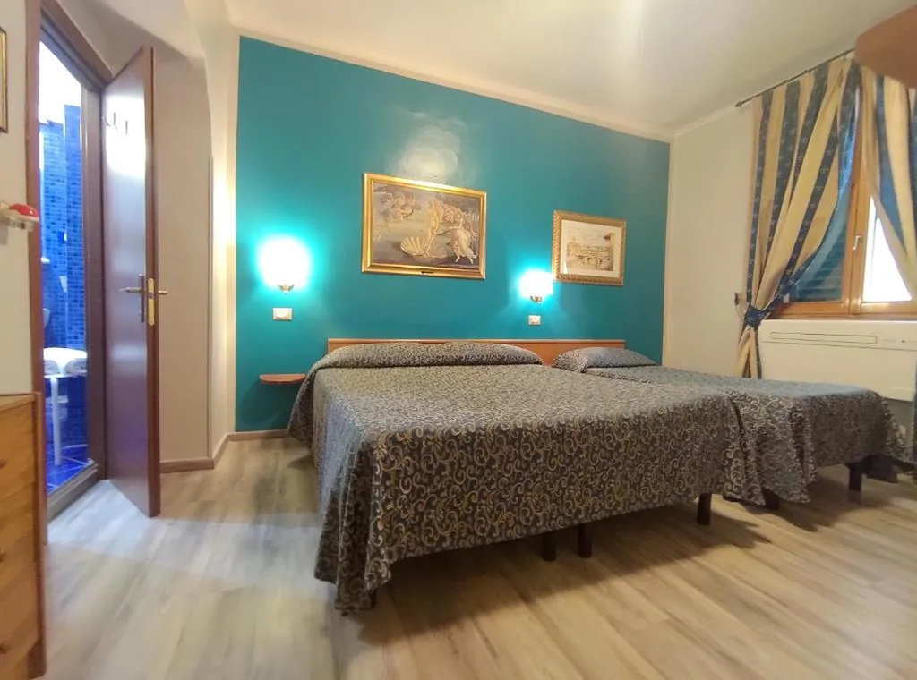 Camera Tripla — Hotel Santa Croce