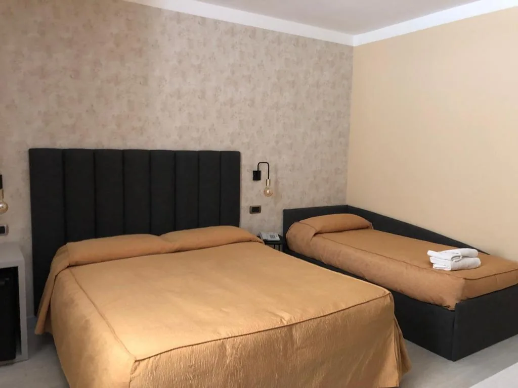Camera Tripla — Hotel Tirrenia