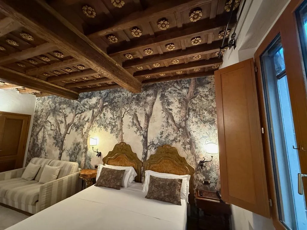 Triple Room — II Guelfo Bianco