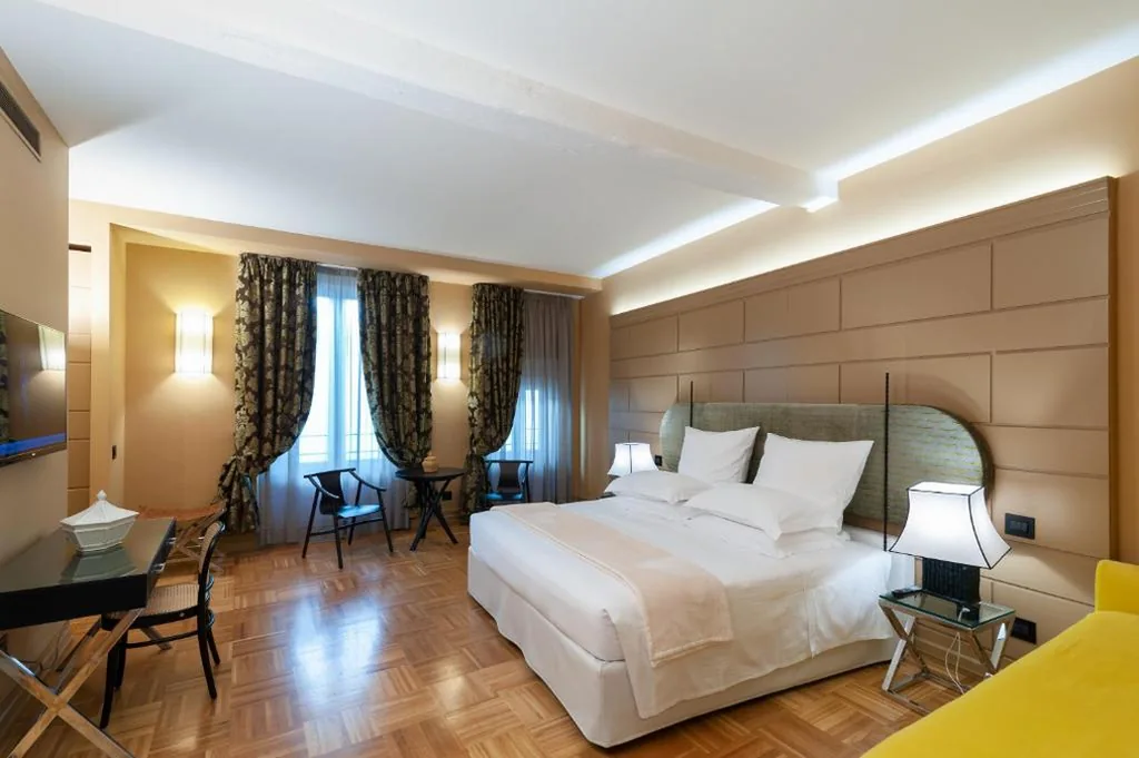 Camera Tripla Luxury — Hotel Number Nine