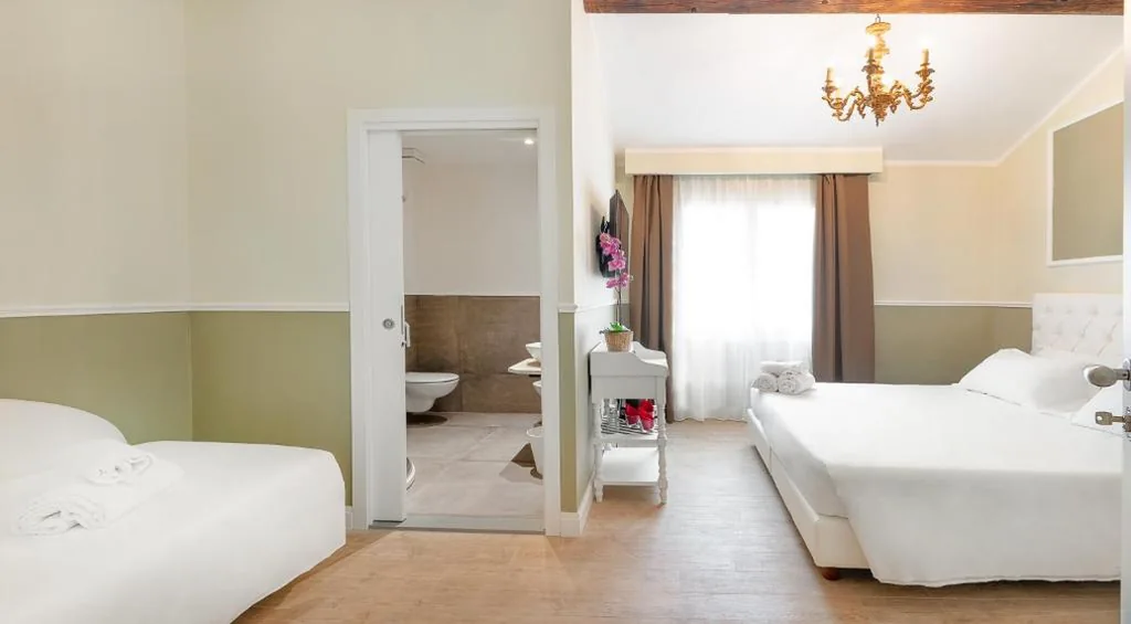 Camera Tripla — Residenza D’Epoca La Basilica by Mamo Florence