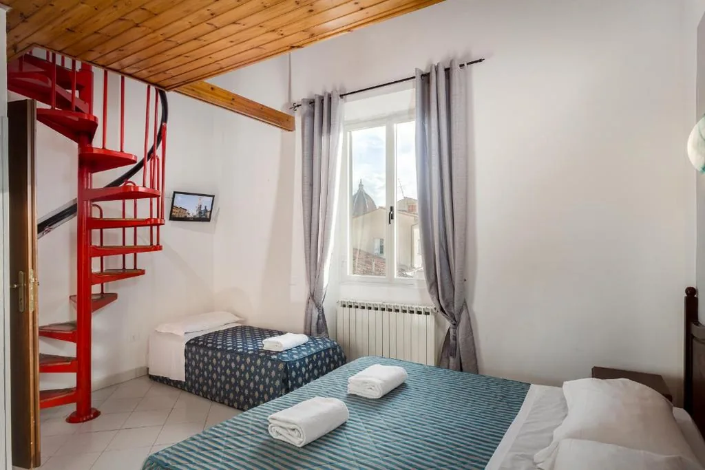 Standard Triple Room — Adre Majestic View ! Center of Florence !