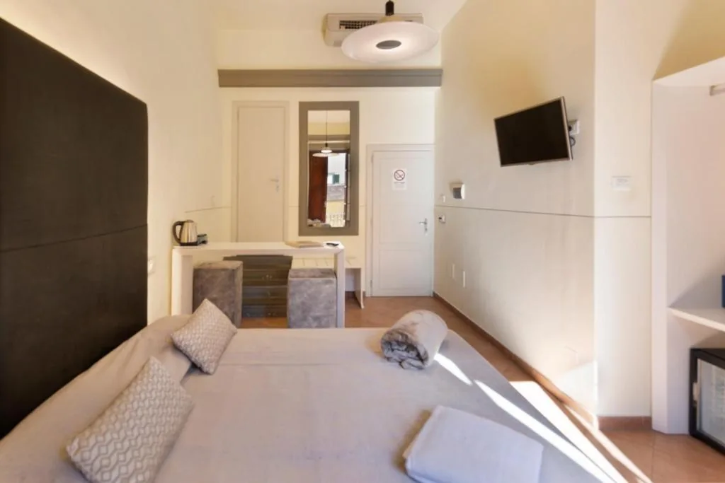 Camera Tripla Standard — B&B Soggiorno Battistero