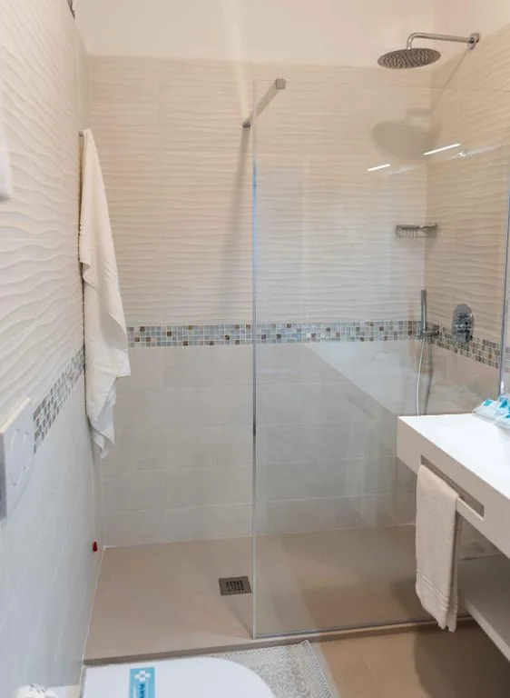 Standard Triple Room with Balcony — Hotel Acquamarina