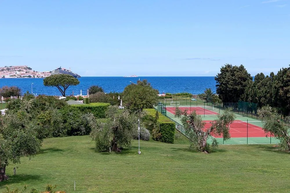Standard Triple Room with Sea View — Hotel Fabricia