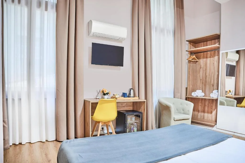 Camera Tripla Standard — Firenze Rooms Cathedral B&B