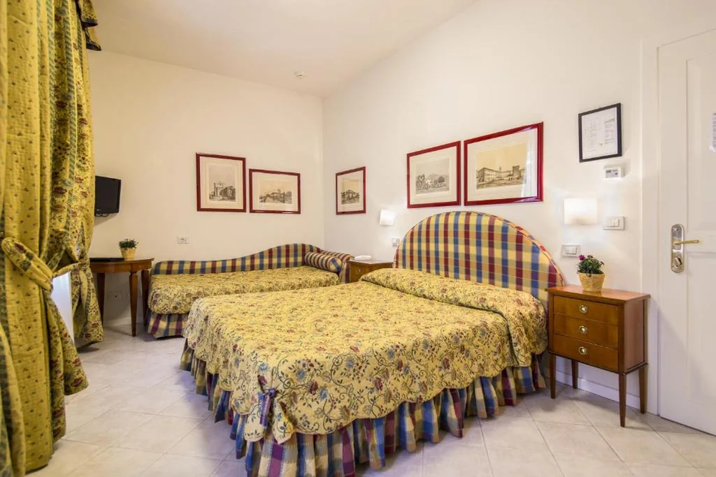 Standard Triple Room — Hotel Italia