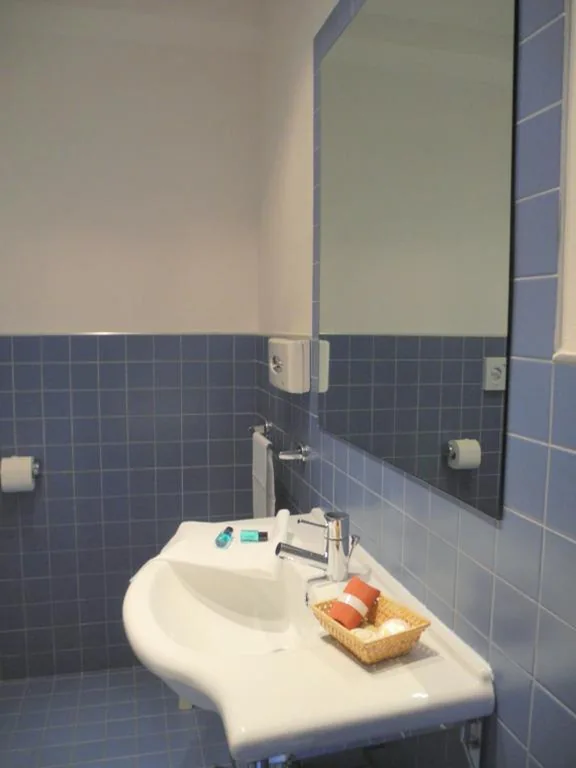 Standard Triple Room — Hotel Le Renaie