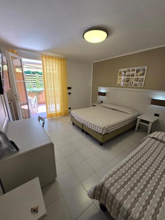 Camera Tripla Standard — Hotel Mare