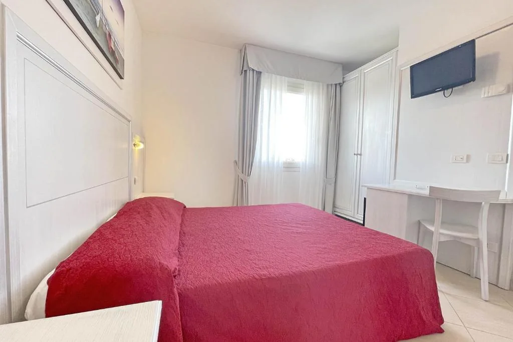 Camera Tripla Standard — HOTEL PIGALLE
