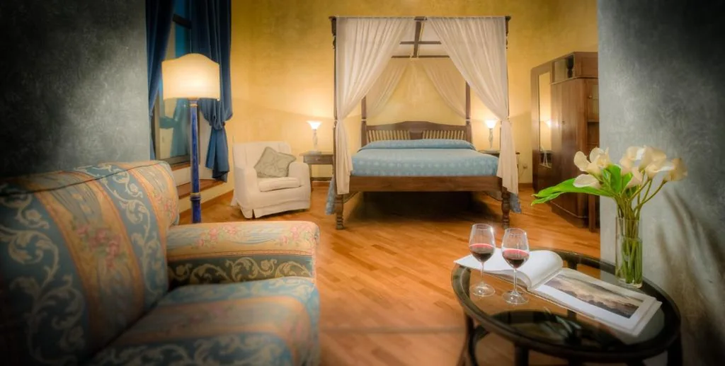 Camera Tripla Standard — Hotel Torre Guelfa Palazzo Acciaiuoli