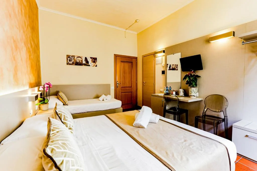 Superior Triple Room — Albergo Firenze