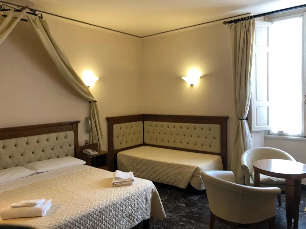 Superior Triple Room with City View — Hotel Le Due Fontane