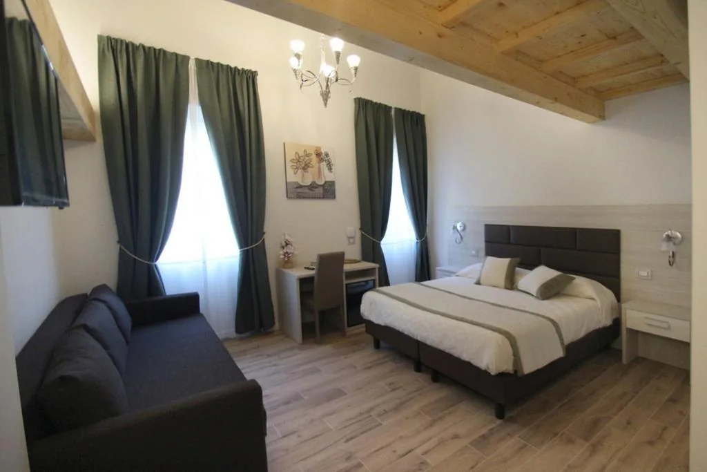 Superior Triple Room — Elisa Guest House
