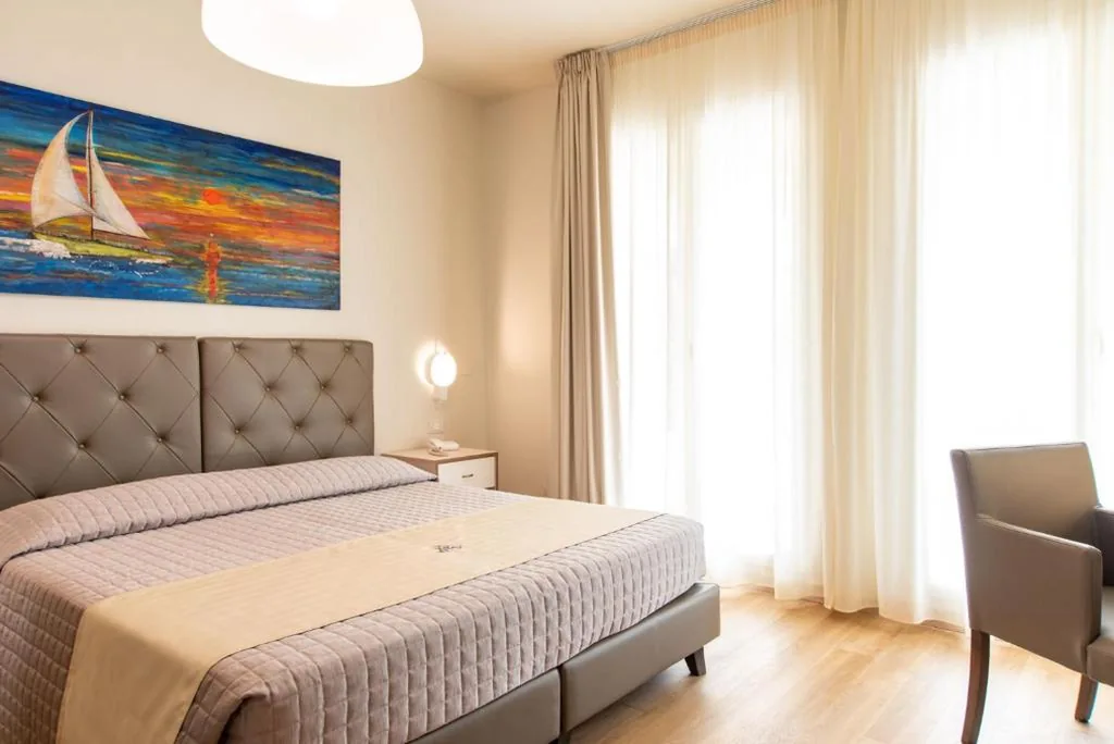 Camera Tripla Superior — Hotel Atlantico