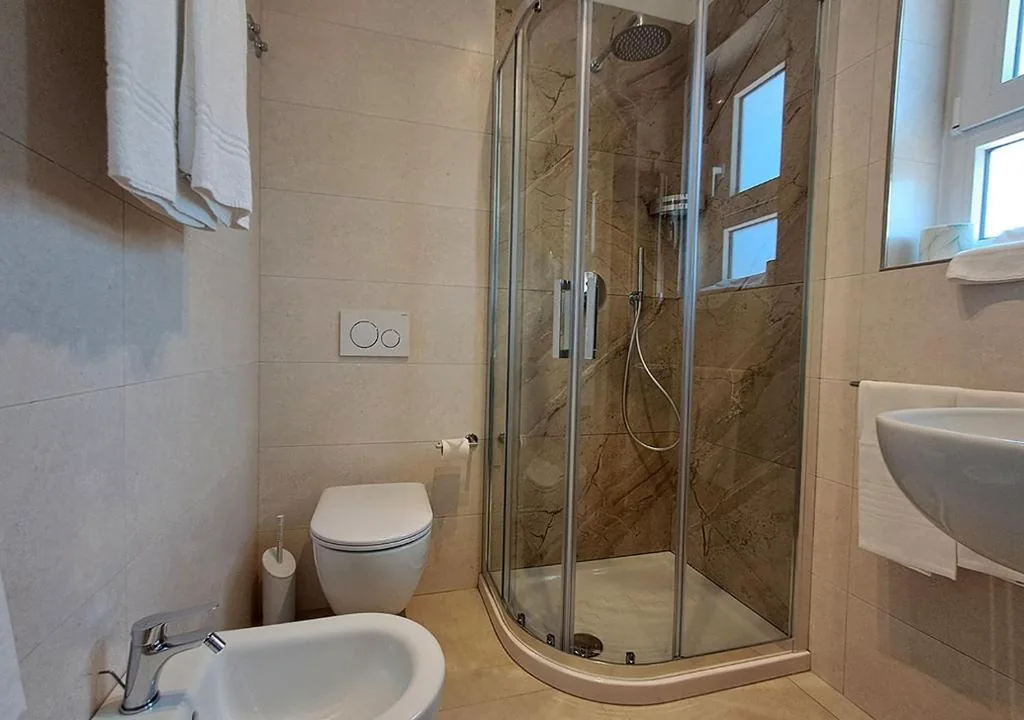 Superior Triple Room — Hotel Crystal