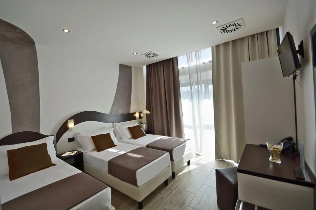 Camera Tripla Superior — Hotel Luxor Florence