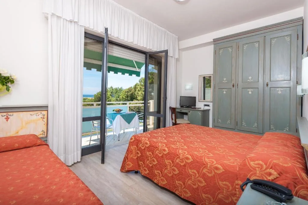 Camera Tripla Superior — Hotel Suisse