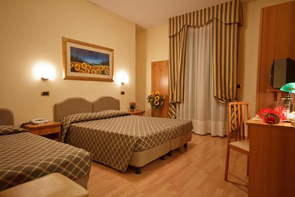 Camera Tripla Superior — Hotel Villa Luca