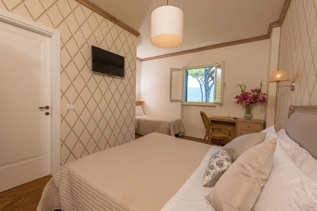 Superior Triple Room — Hotel Villa Tiziana